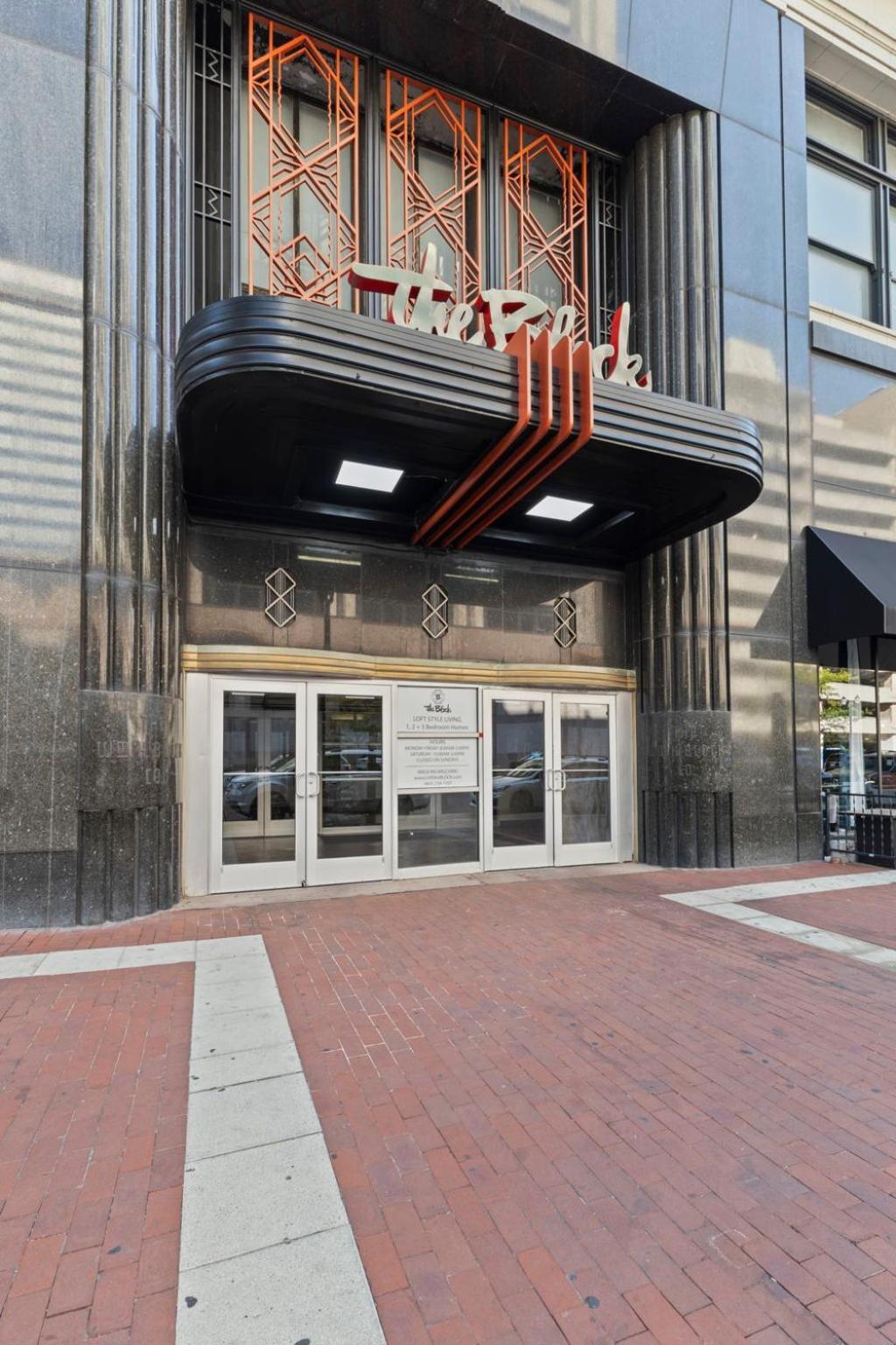 Indy Metro Stay - Sleeps 8 - Skywalk Access - Monument Circle إنديانابوليس المظهر الخارجي الصورة