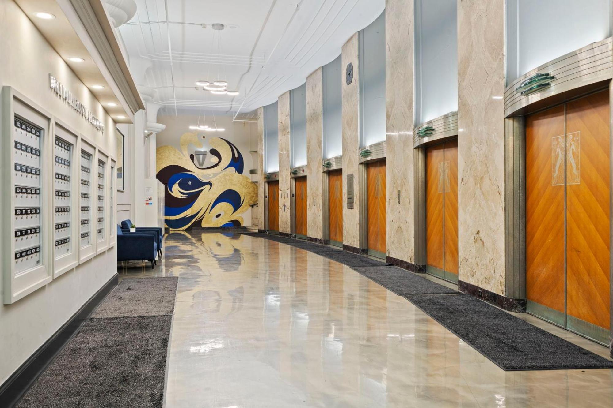 Indy Metro Stay - Sleeps 8 - Skywalk Access - Monument Circle إنديانابوليس المظهر الخارجي الصورة