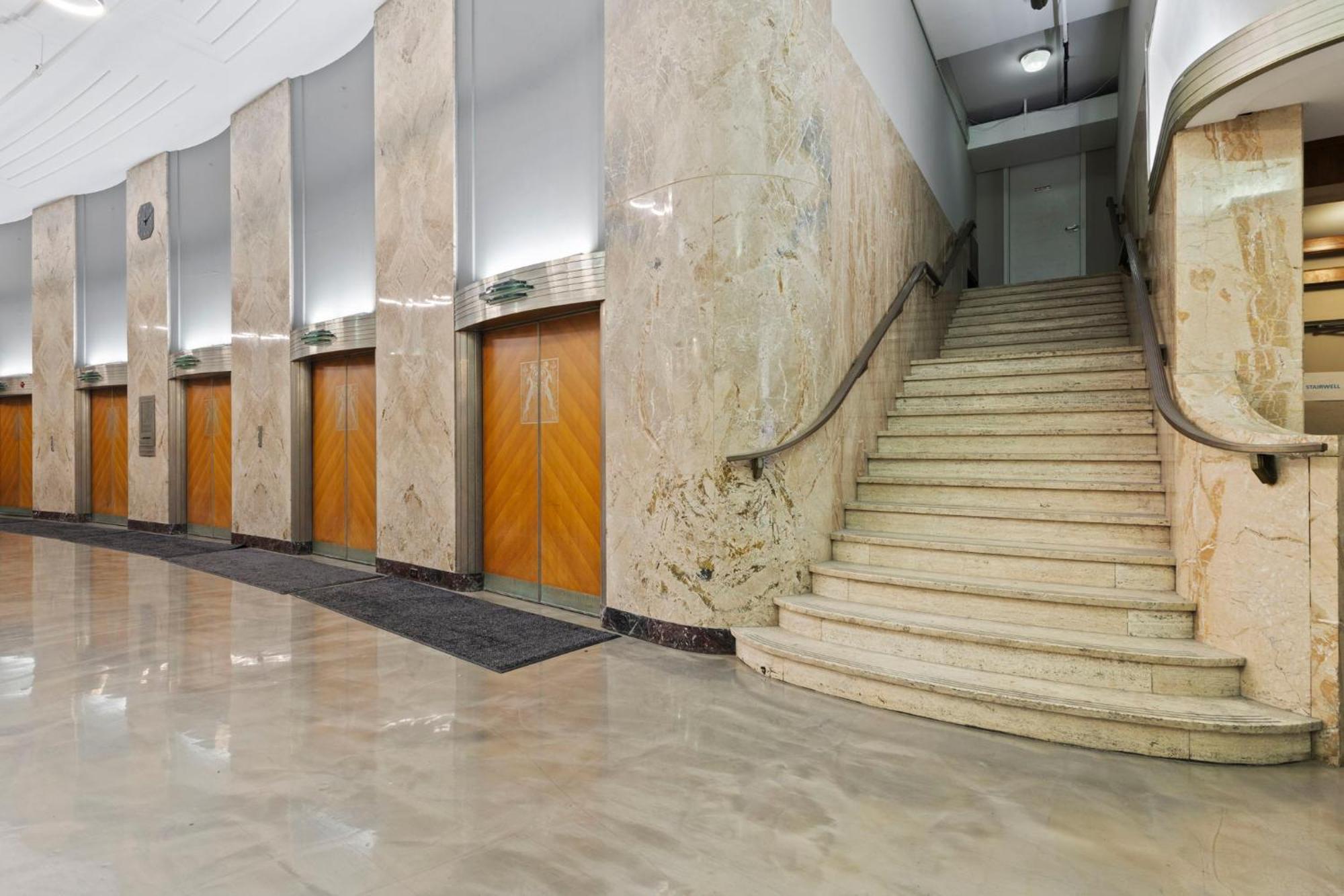Indy Metro Stay - Sleeps 8 - Skywalk Access - Monument Circle إنديانابوليس المظهر الخارجي الصورة