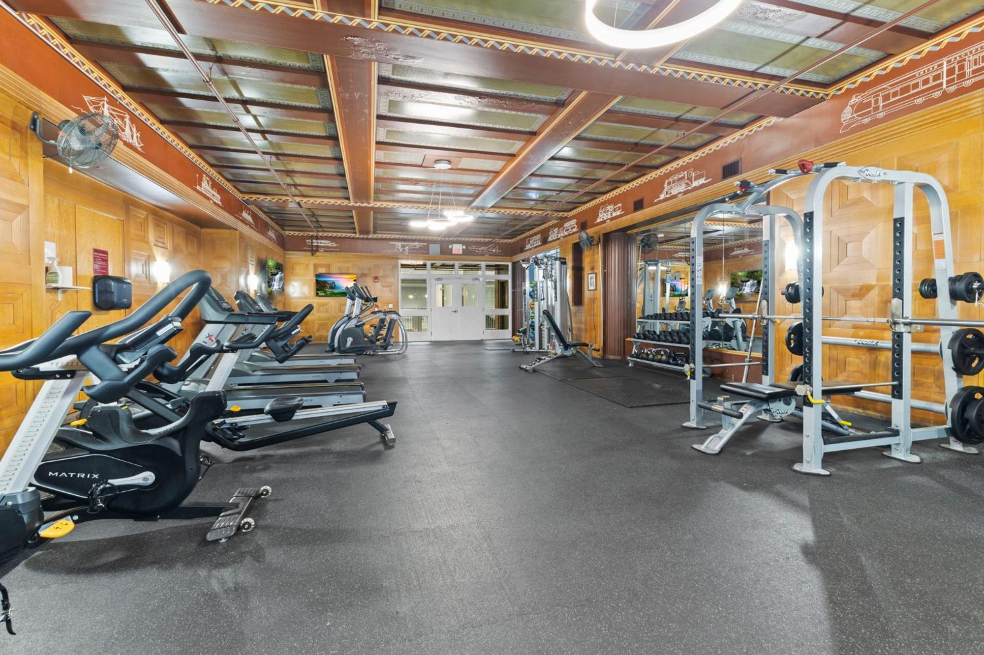 Indy Metro Stay - Sleeps 8 - Skywalk Access - Monument Circle إنديانابوليس المظهر الخارجي الصورة