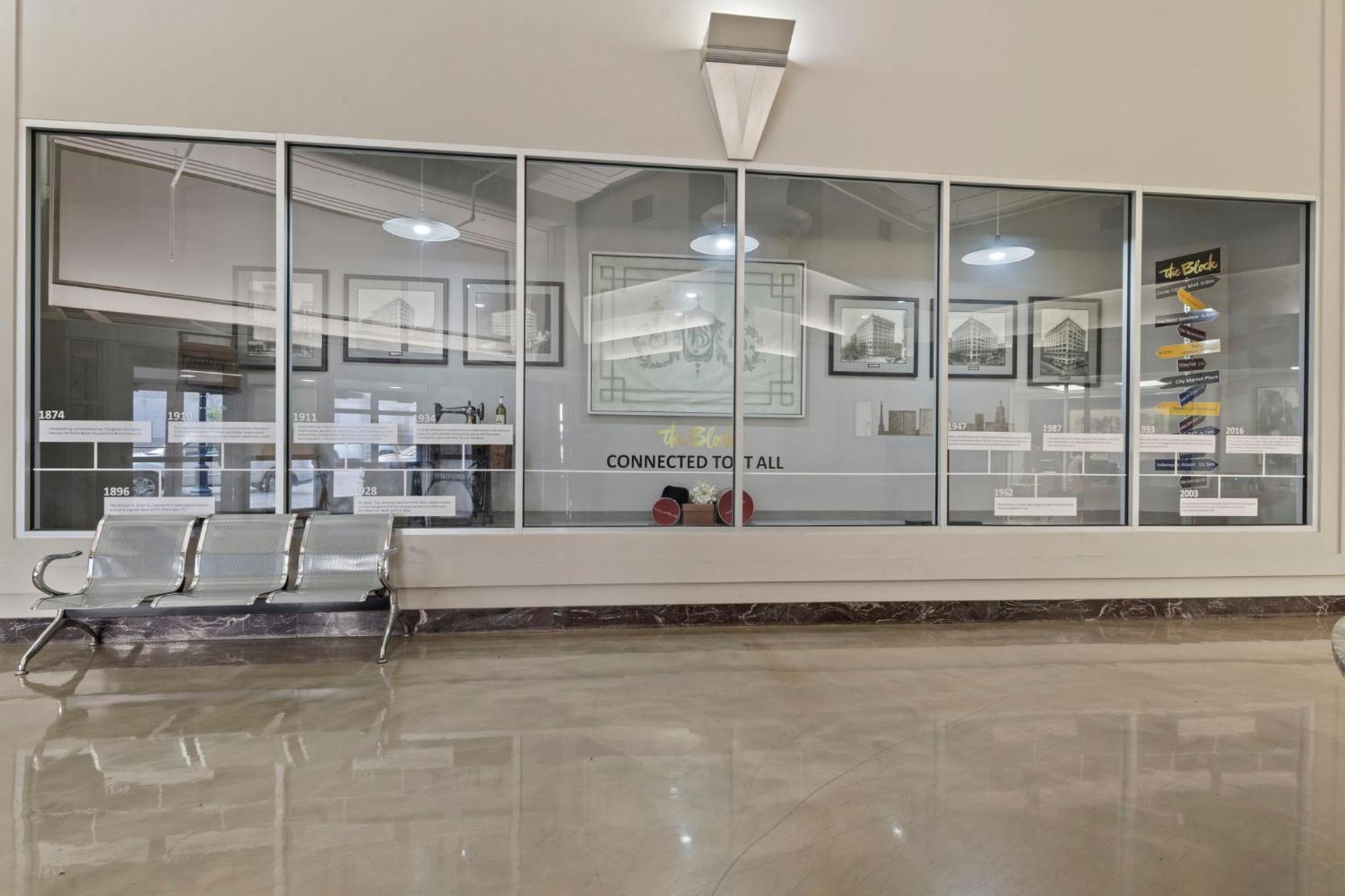 Indy Metro Stay - Sleeps 8 - Skywalk Access - Monument Circle إنديانابوليس المظهر الخارجي الصورة